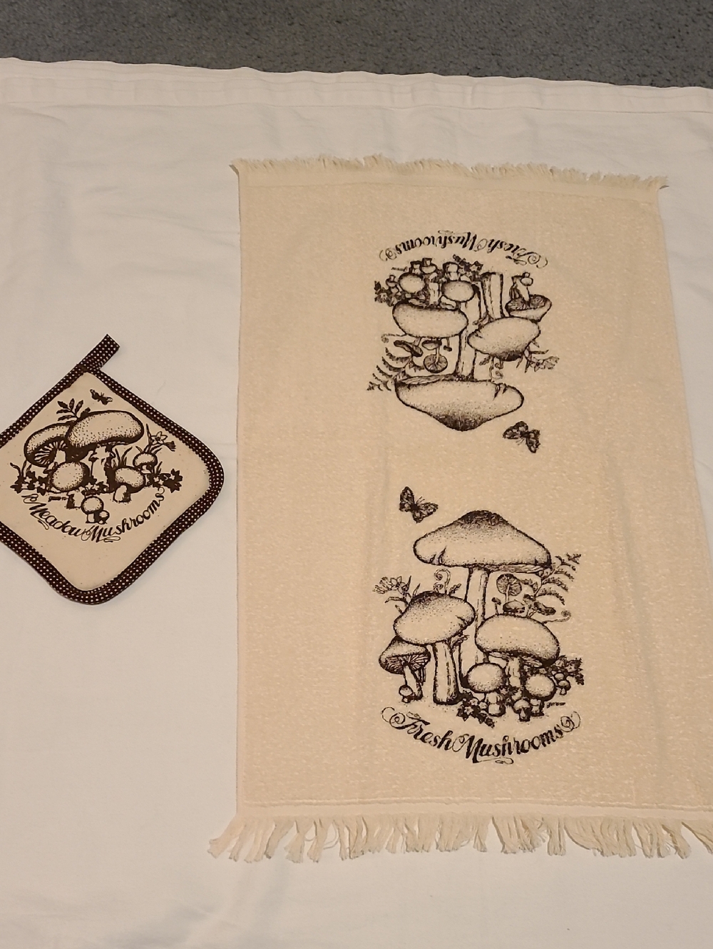 Vintage Cannon Fresh Mushrooms Butterfly Kitchen Towel And Pot Holder 70s - Picture 2 of 11